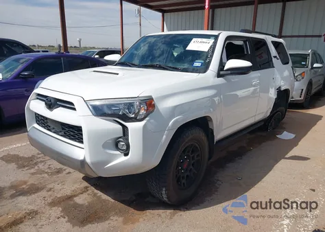 2023 Toyota 4Runner Trd Off Road z USA, uszkodzony, nr VIN JTEPU5JR0P6182220